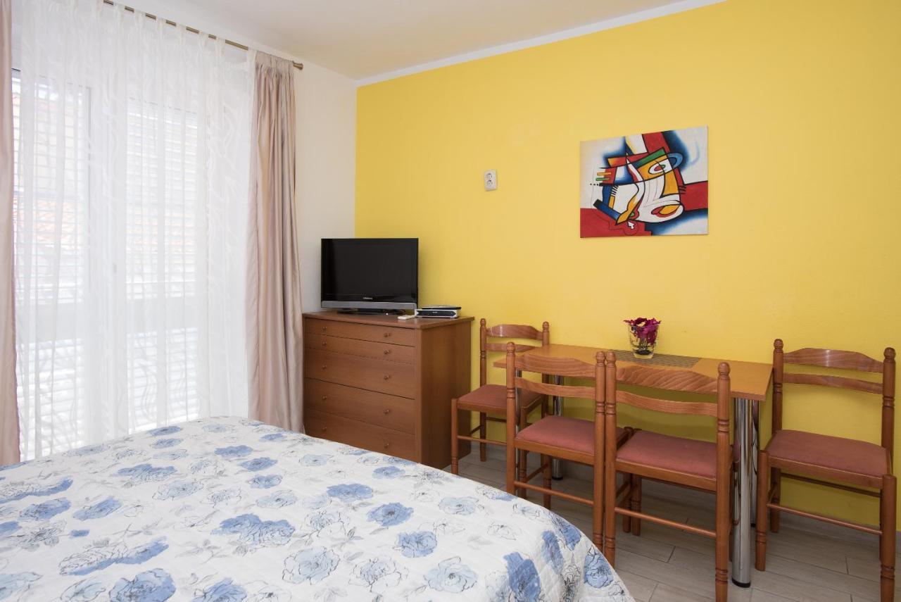 וודיצה Apartments Lovric מראה חיצוני תמונה