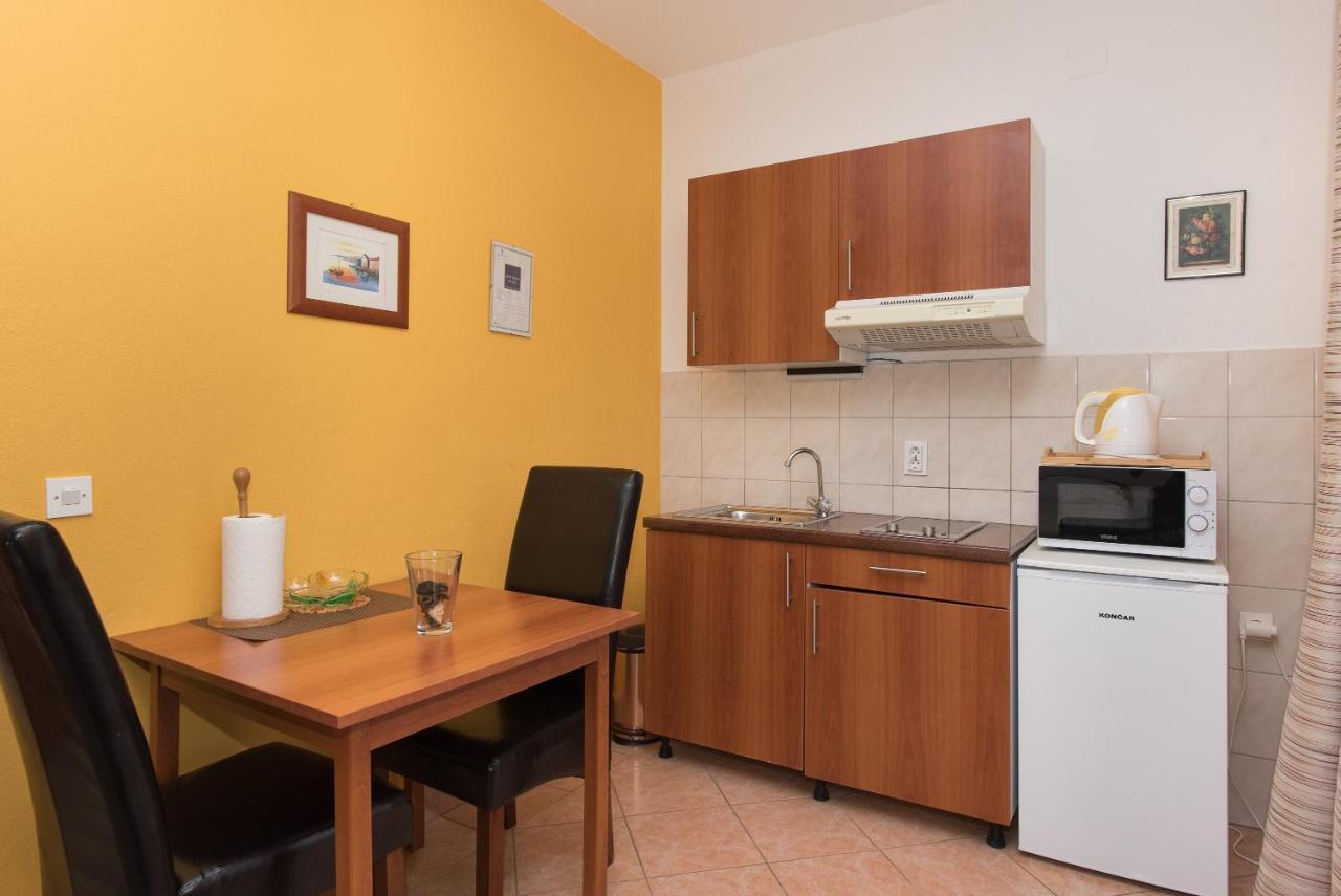 וודיצה Apartments Lovric מראה חיצוני תמונה
