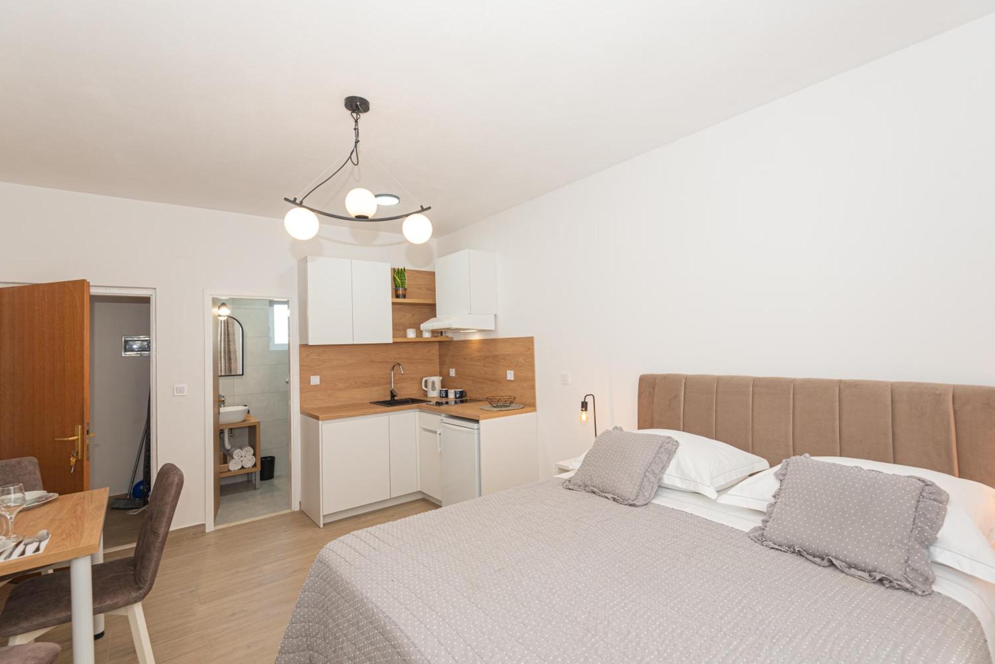 וודיצה Apartments Lovric מראה חיצוני תמונה