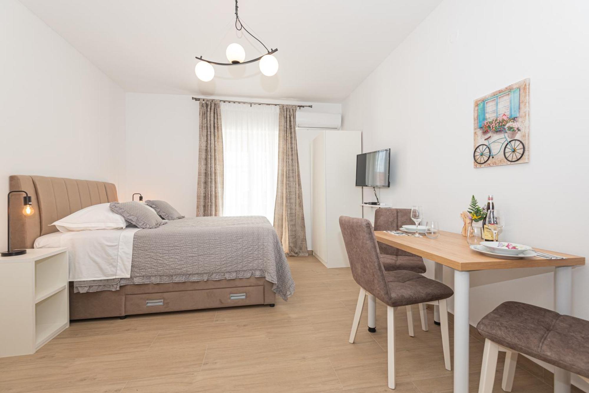 וודיצה Apartments Lovric מראה חיצוני תמונה