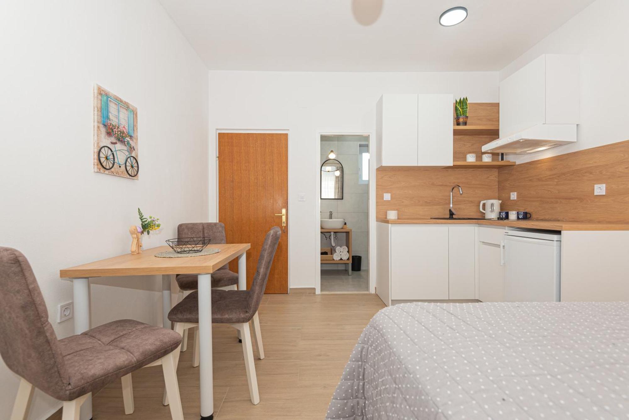 וודיצה Apartments Lovric מראה חיצוני תמונה